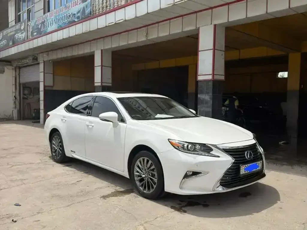 Lexus ES