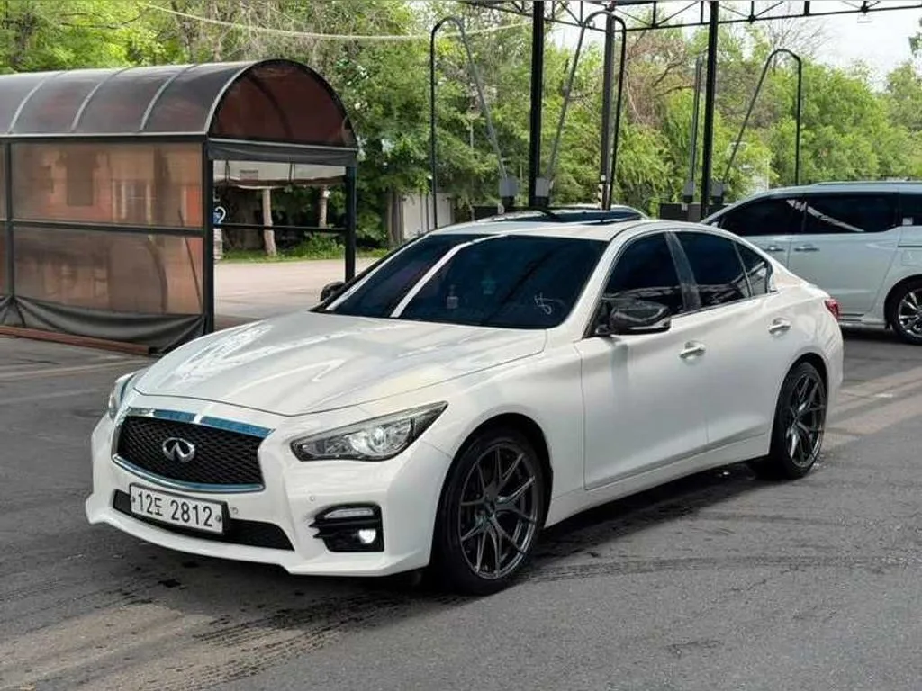 Infiniti Q
