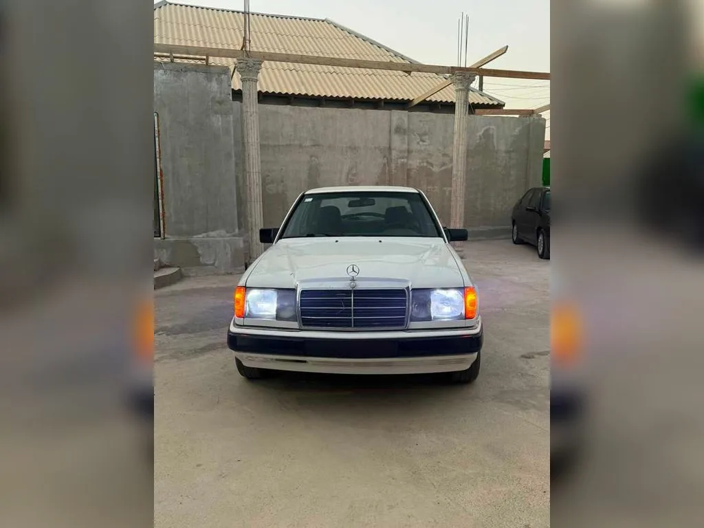 Mercedes-Benz W124
