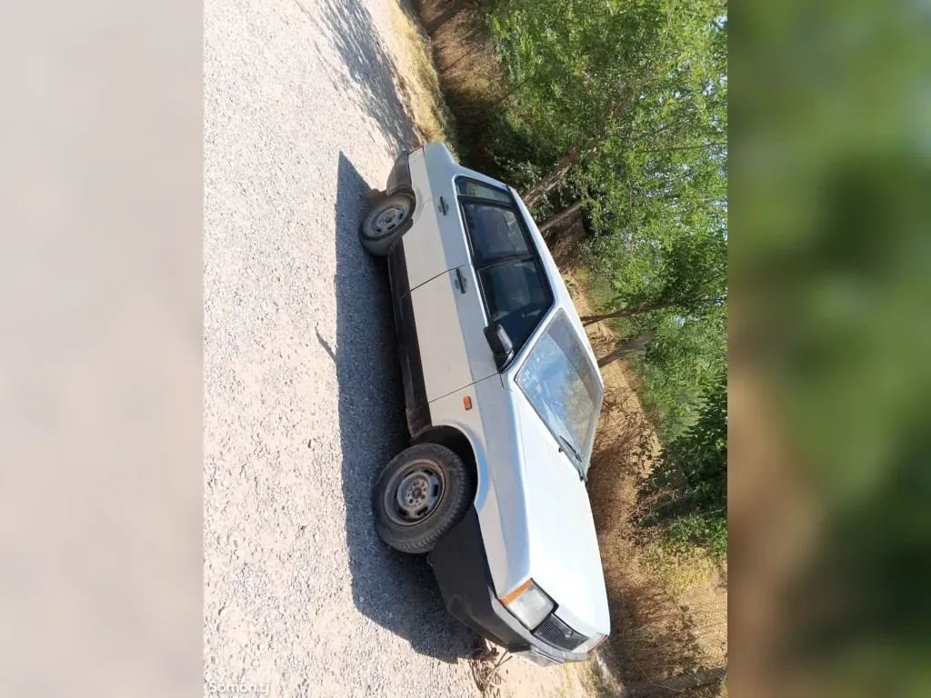 Lada 21099