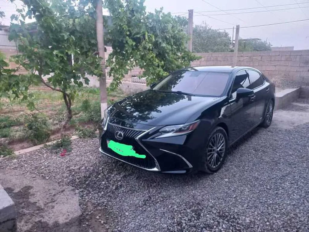 Lexus ES series