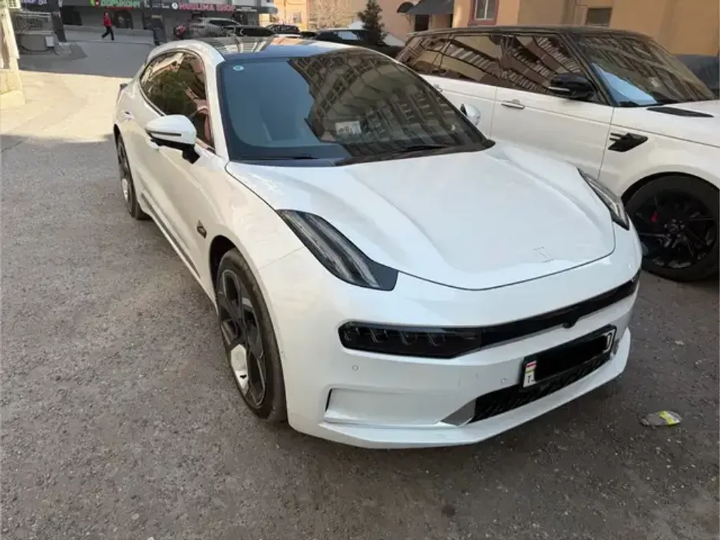 Zeekr 001