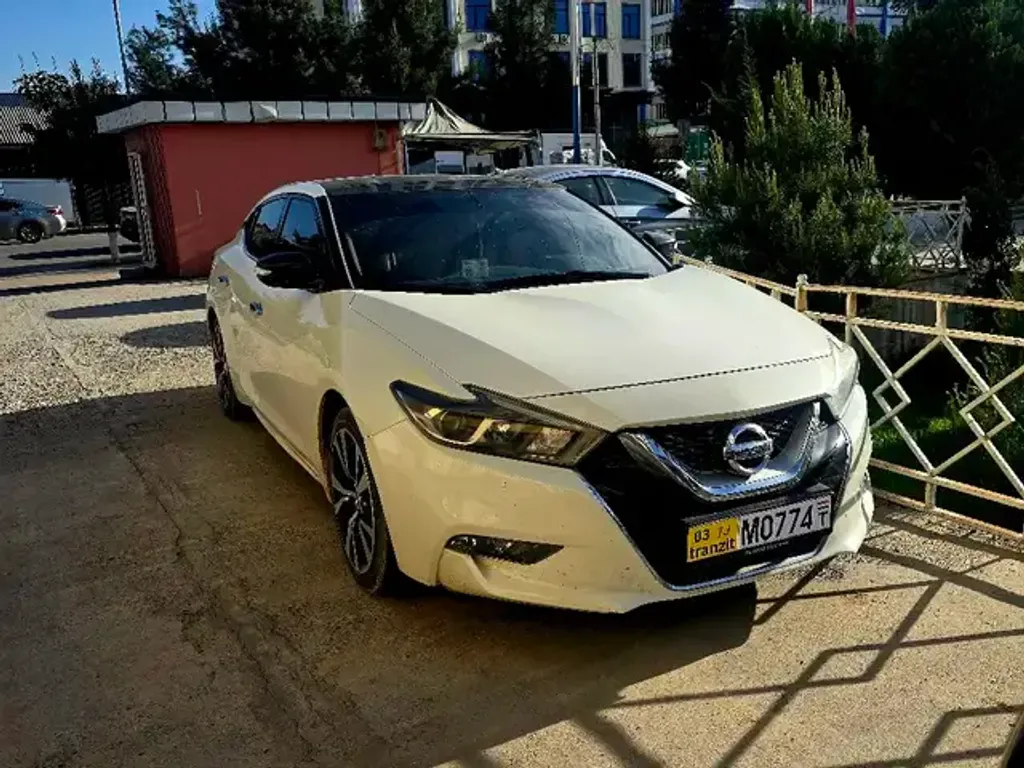 Nissan Maxima