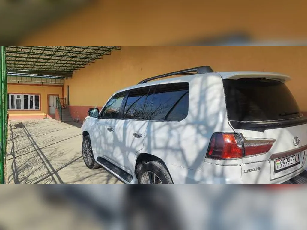 Lexus LX