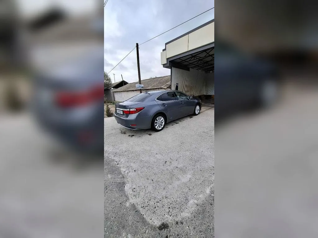 Lexus ES series