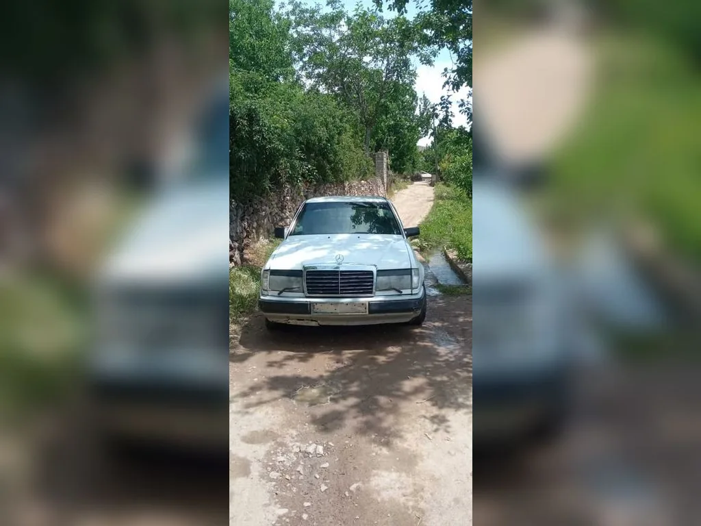 Mercedes-Benz W124