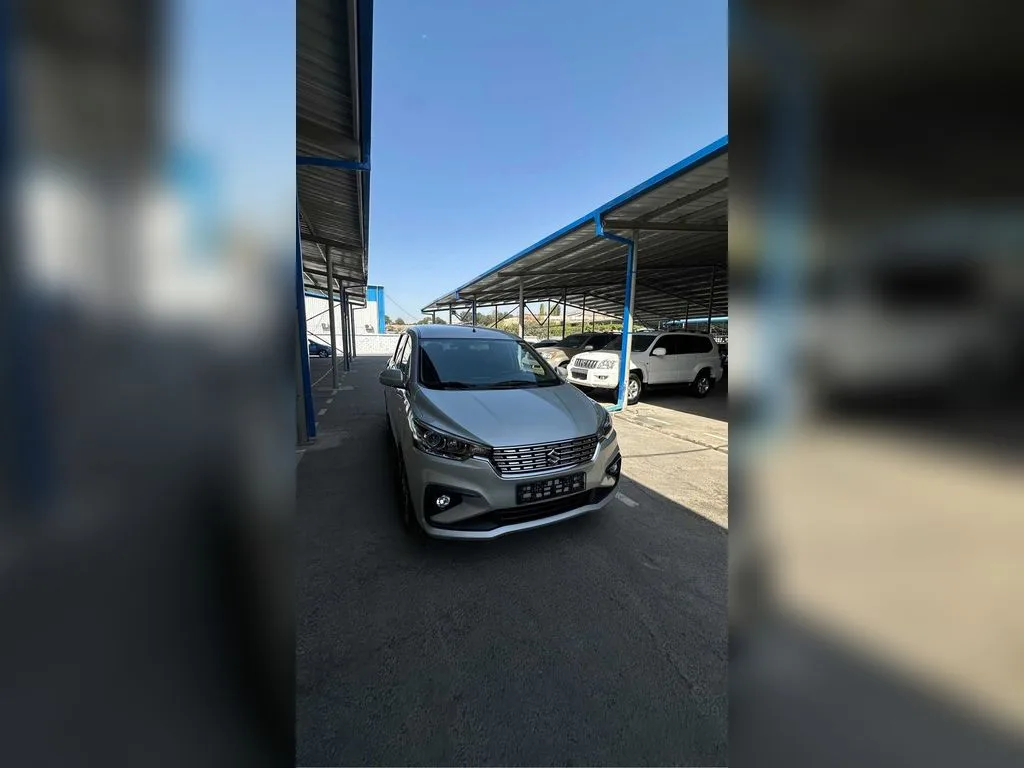 Suzuki Esteem