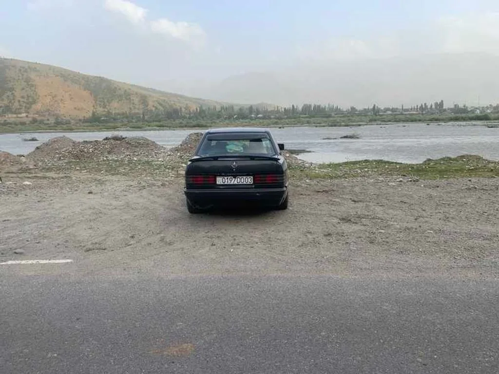 Mercedes-Benz W124