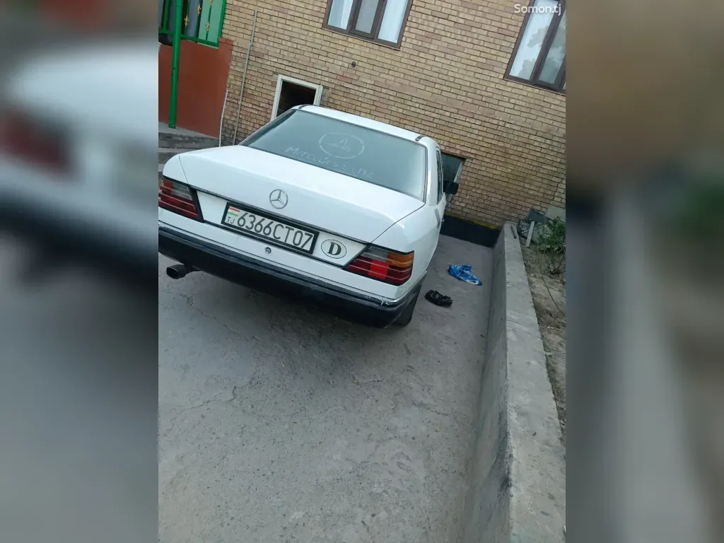 Mercedes-Benz W124