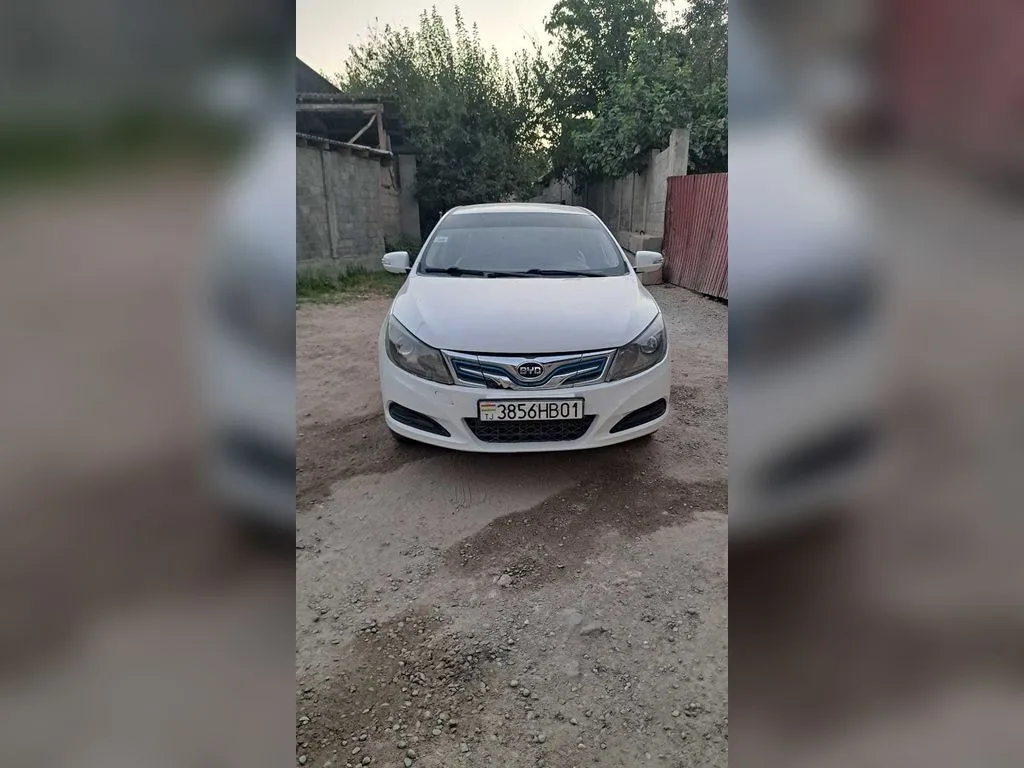 BYD E5