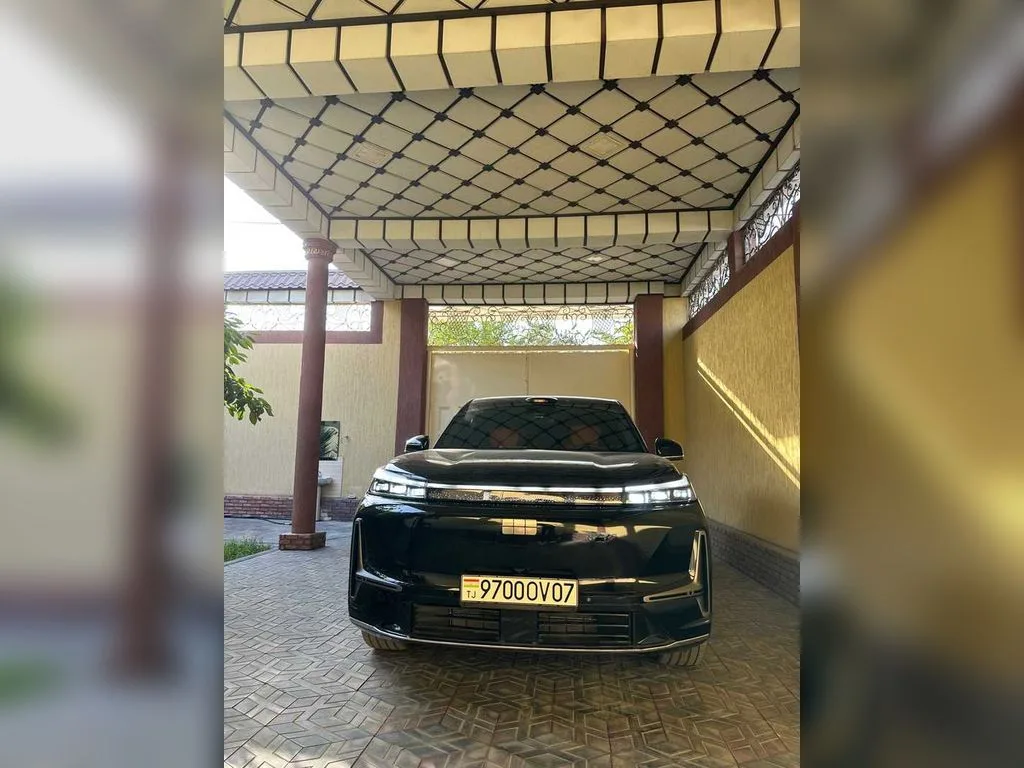 Geely Galaxy М9
