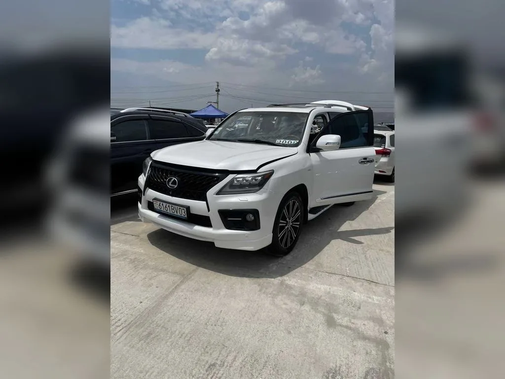 Lexus LX