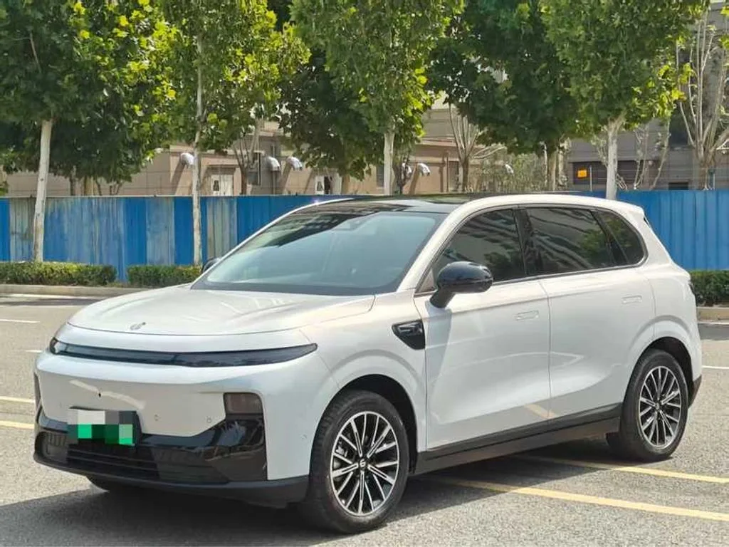 Leapmotor B10