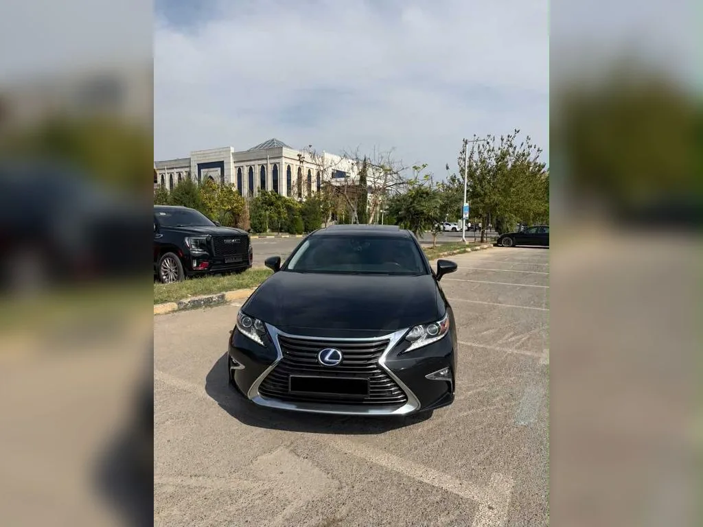 Lexus ES series