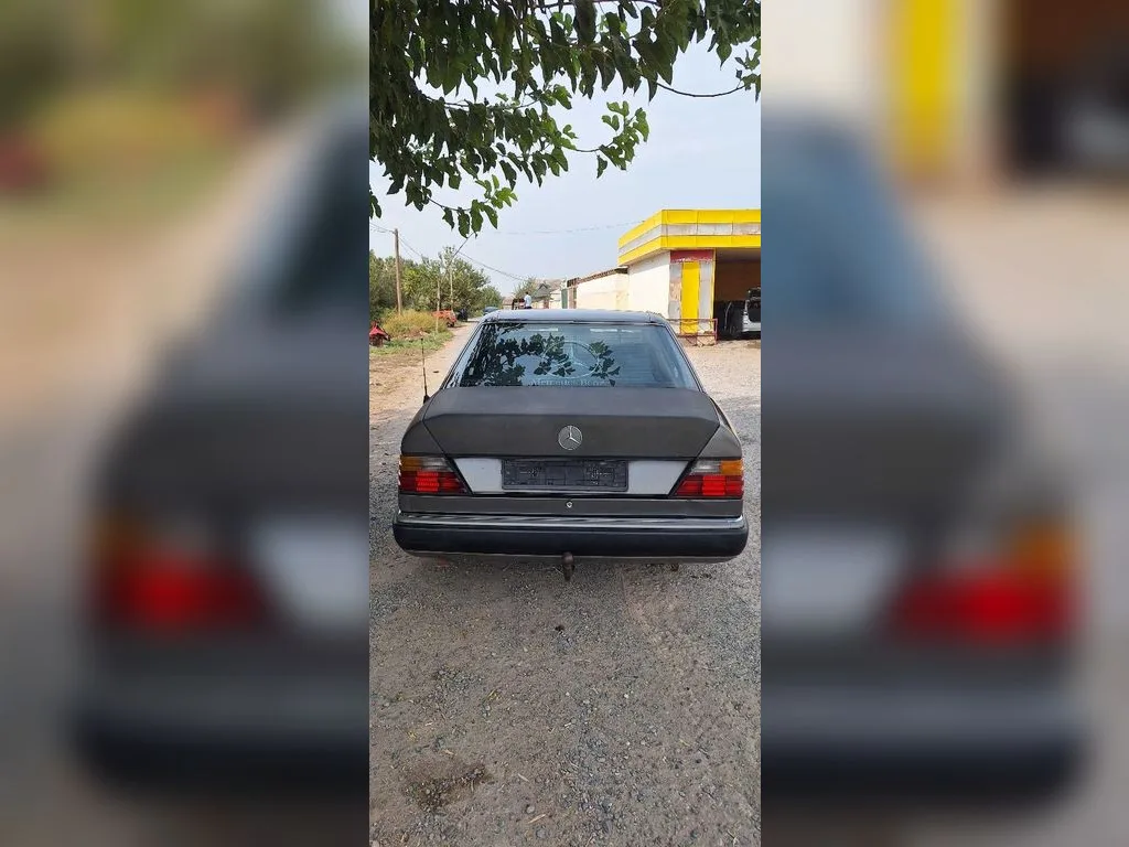 Mercedes-Benz W124