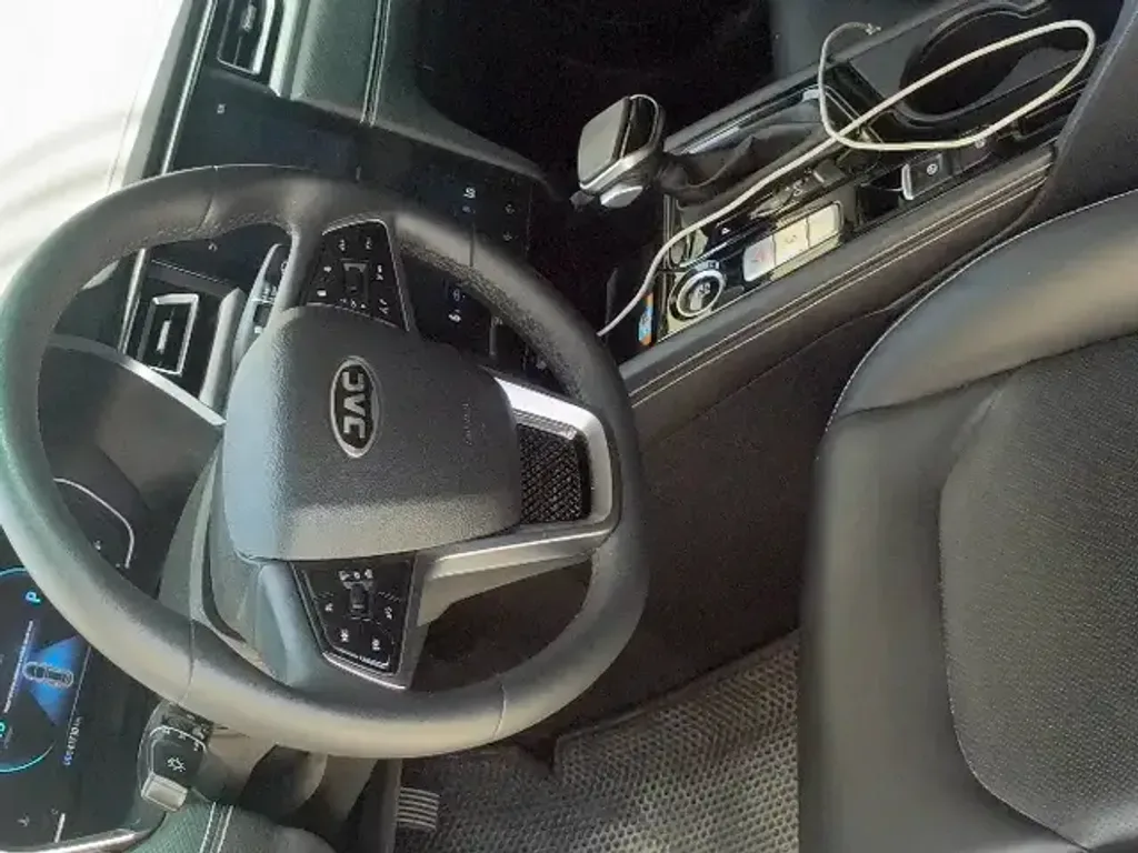 JAC E J7