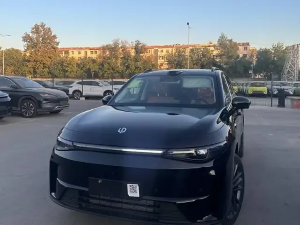 Leapmotor C16