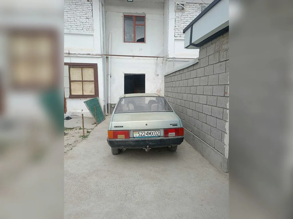 Lada 21099