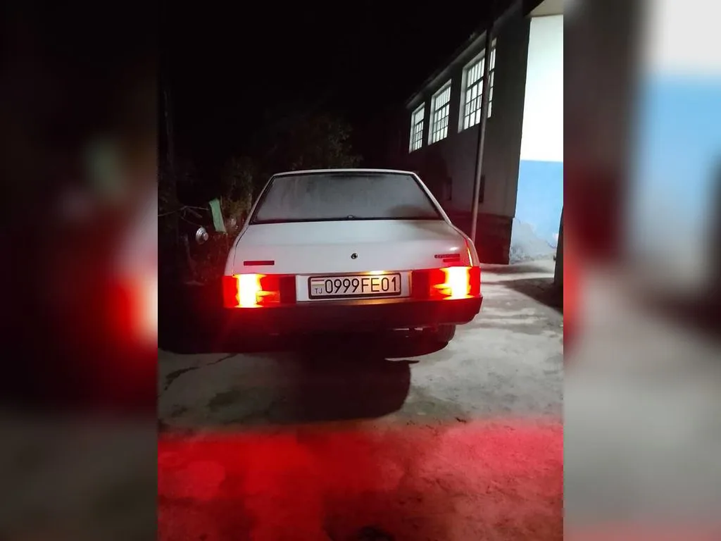 Lada 21099