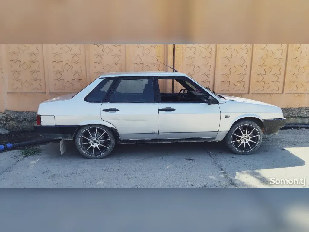 Lada 21099