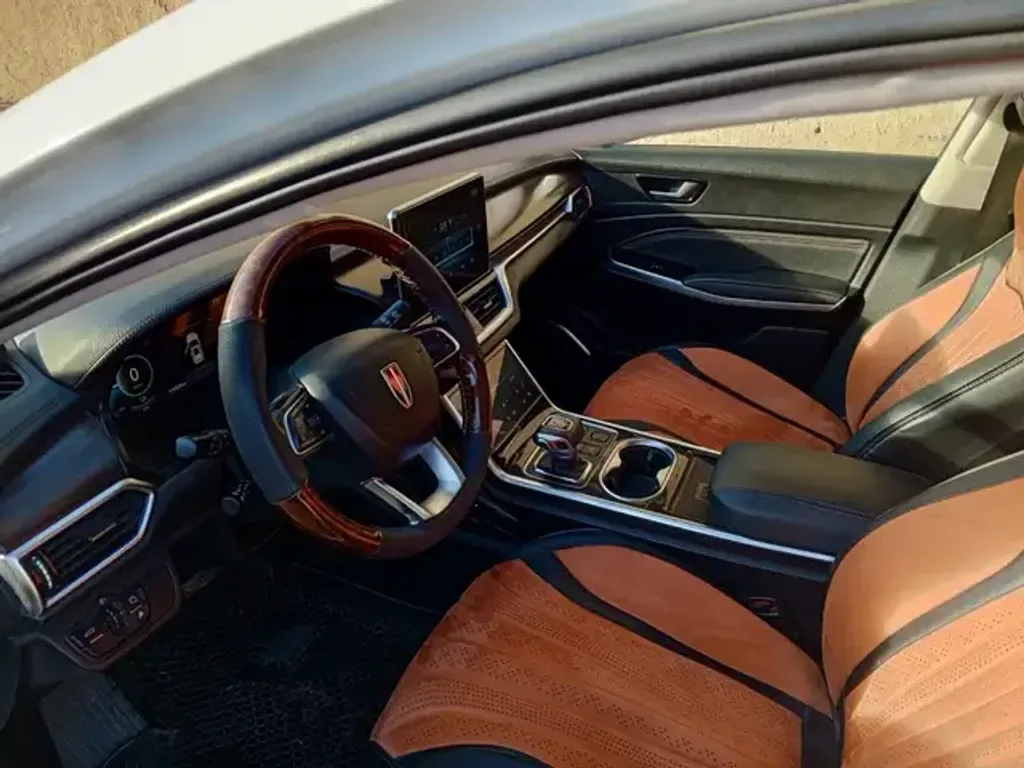 Hongqi E Hs3