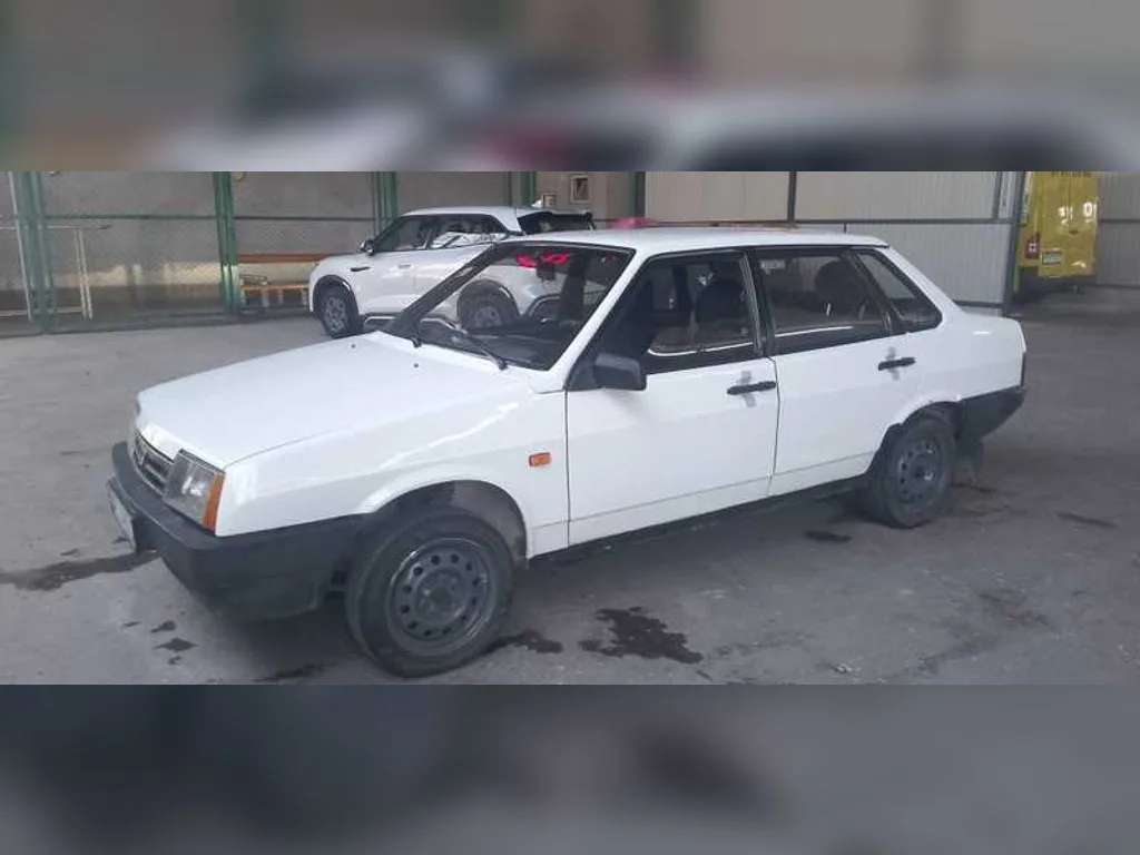 Lada 21099