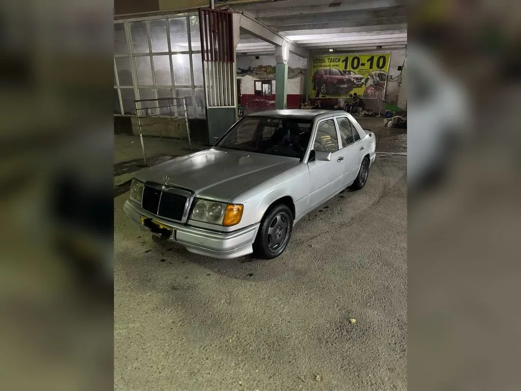Mercedes-Benz W124