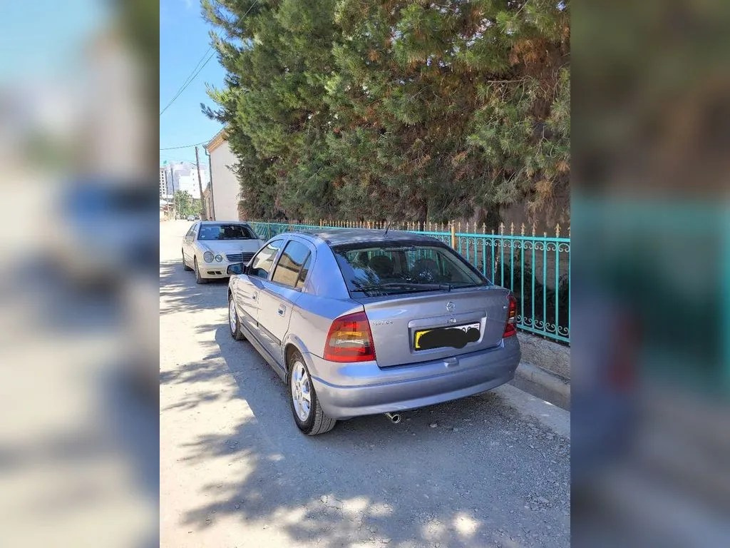 Opel Astra J