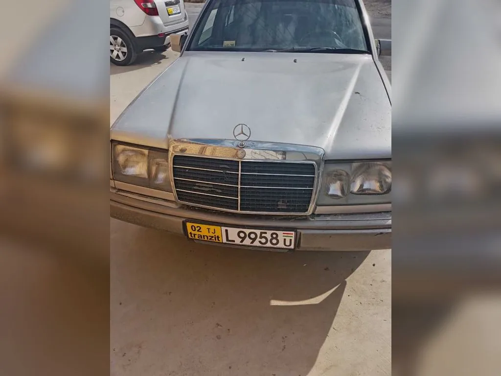 Mercedes-Benz W124