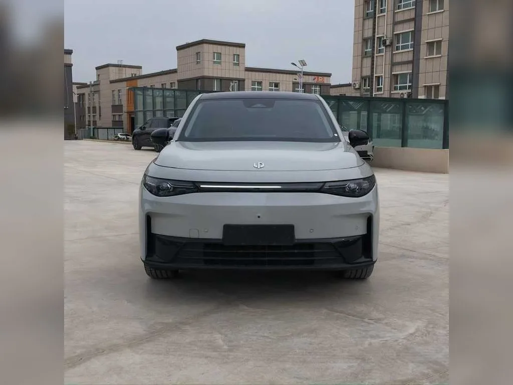 Leapmotor C10