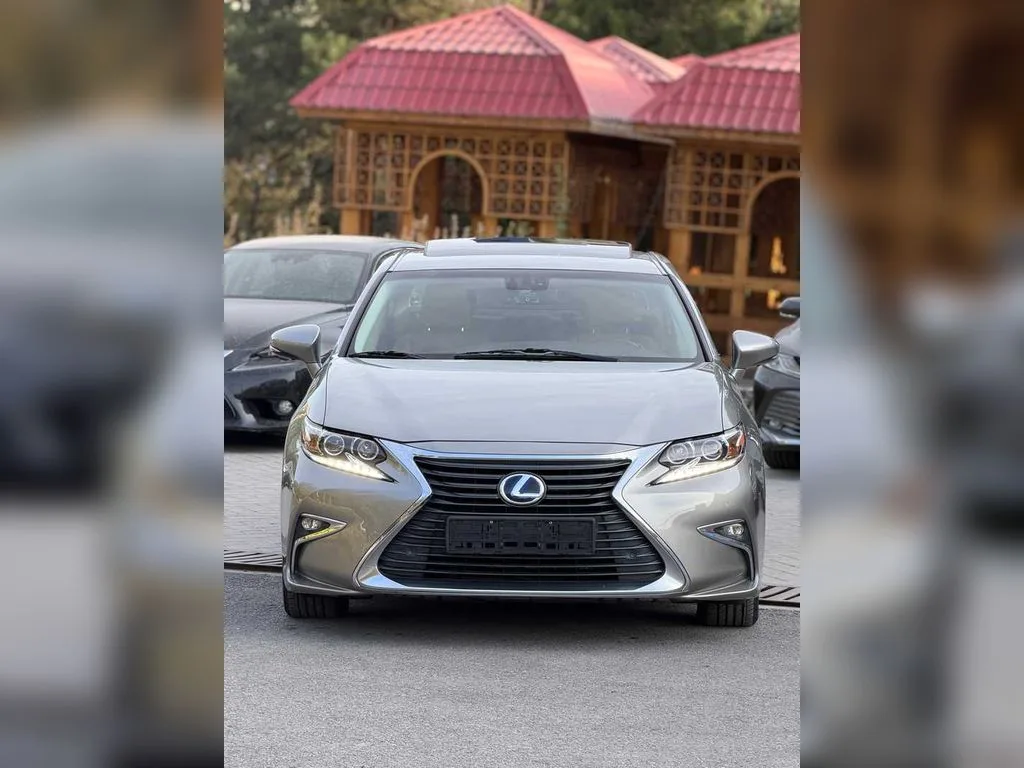 Lexus ES series