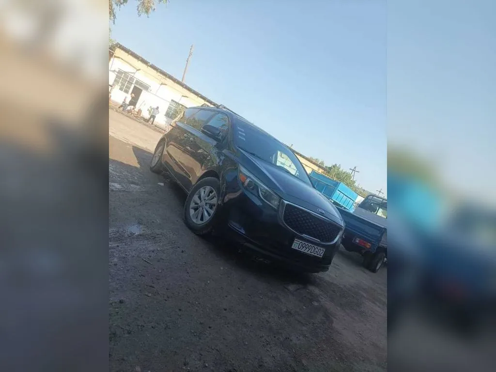 Kia Carnival