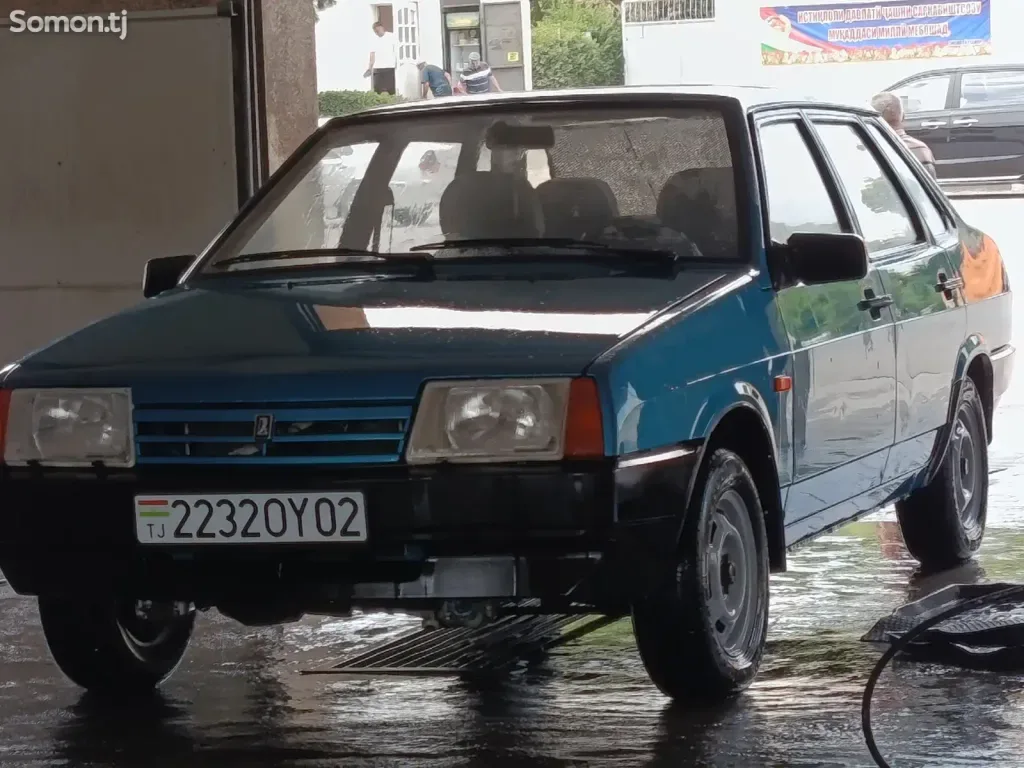Lada 21099