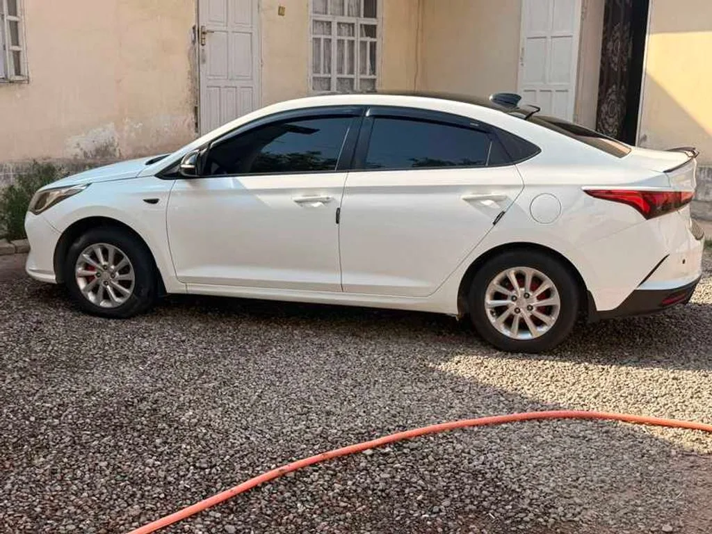 Hyundai Solaris