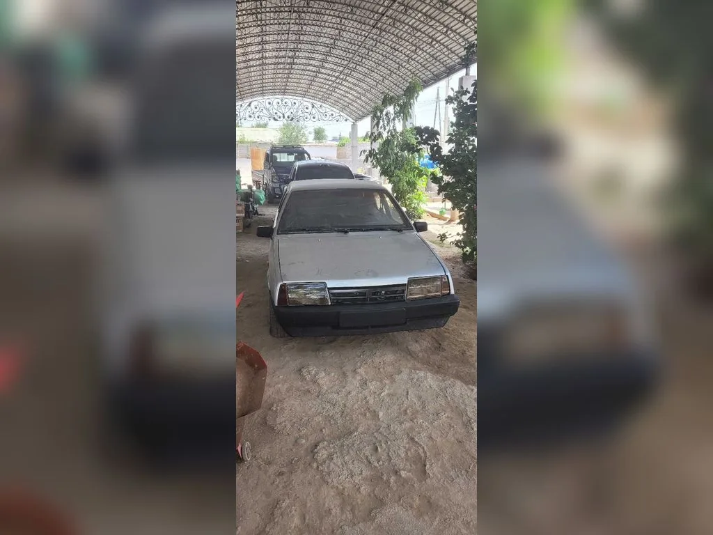 Lada 21099