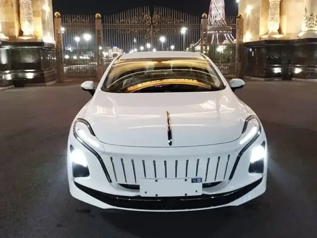 Hongqi E Qm5