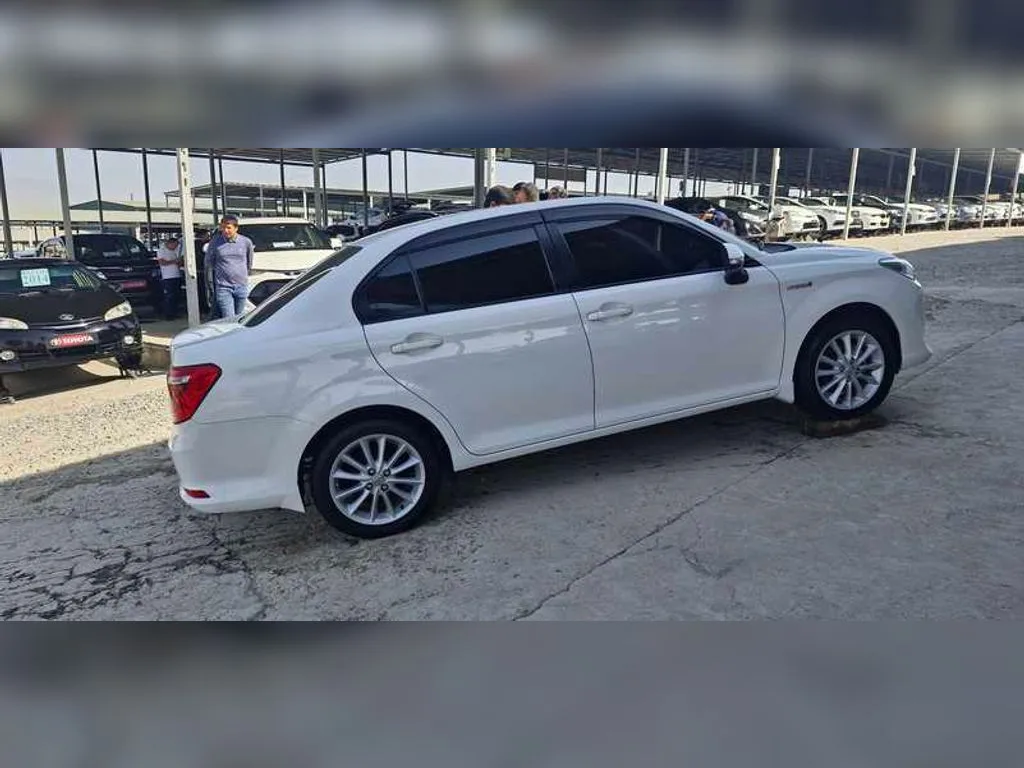 Toyota Axio
