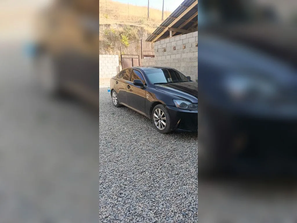 Lexus IS
