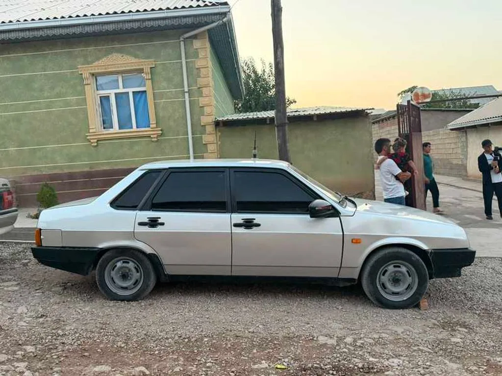 Lada 21099