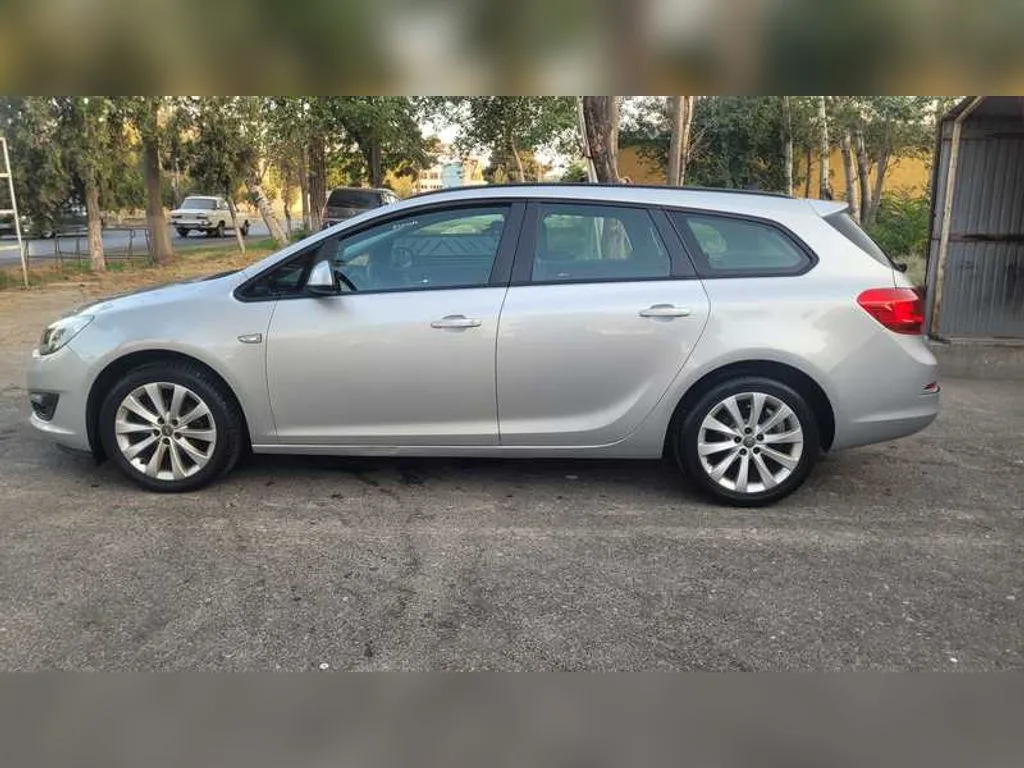 Opel Astra J
