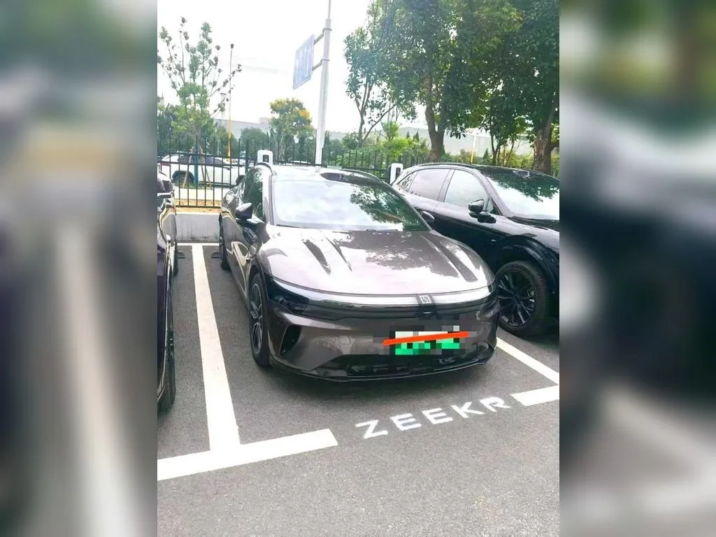 Zeekr 007