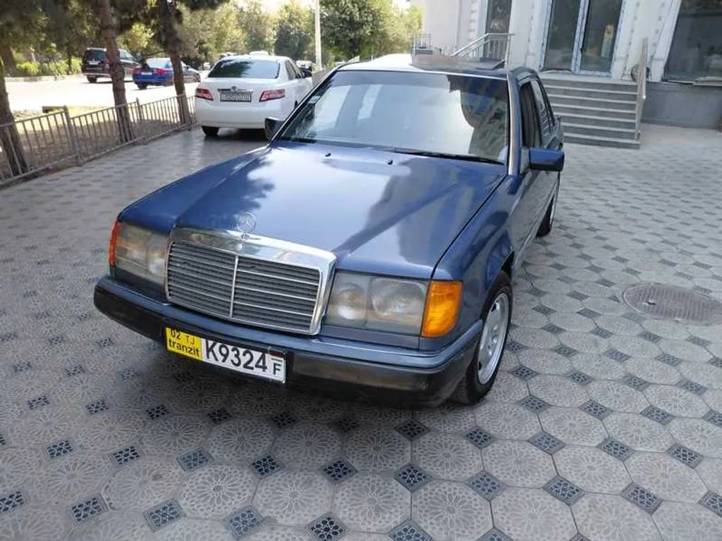 Mercedes-Benz W124