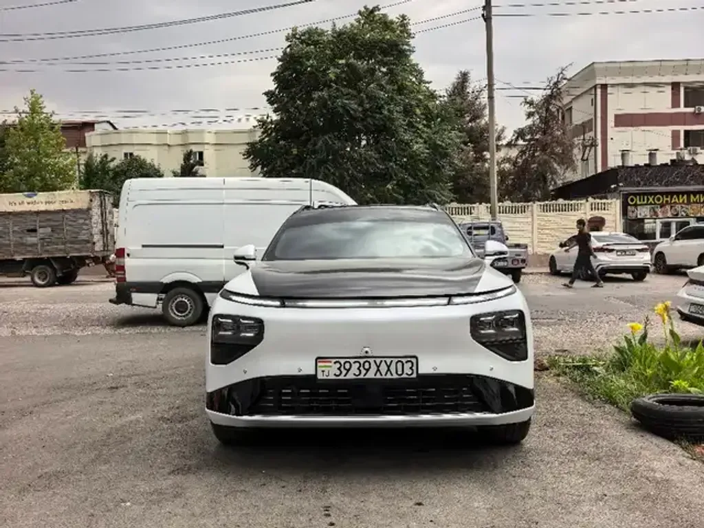 Xpeng G9