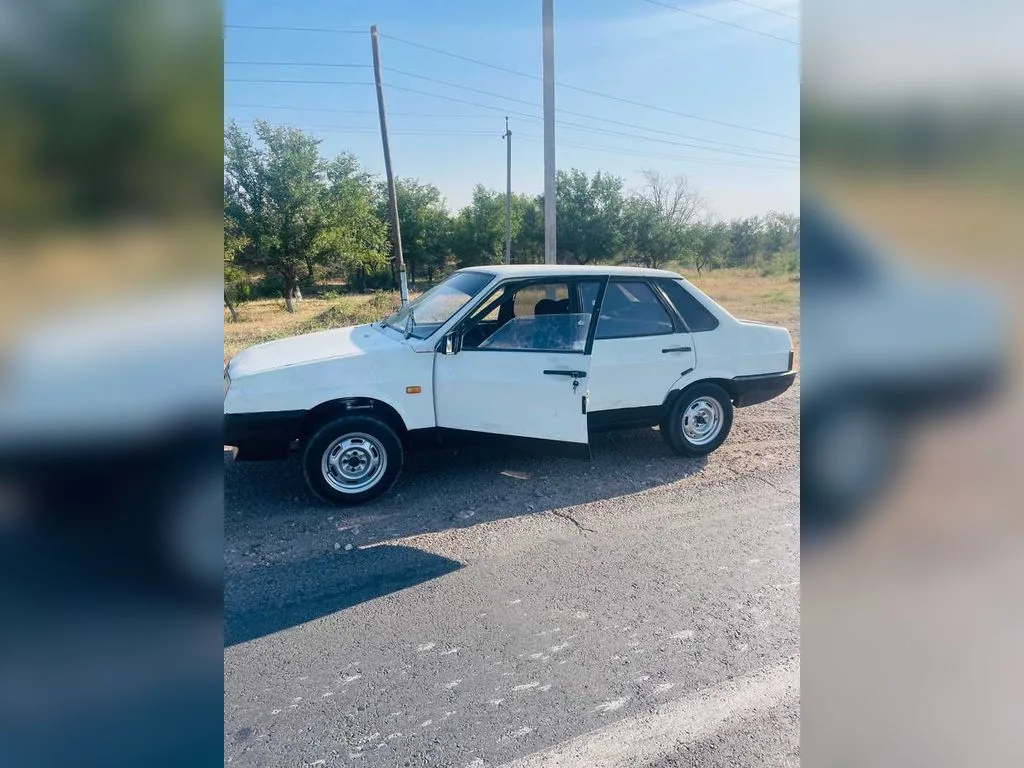 Lada 21099