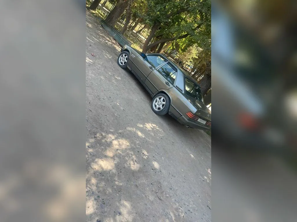 Mercedes-Benz W124
