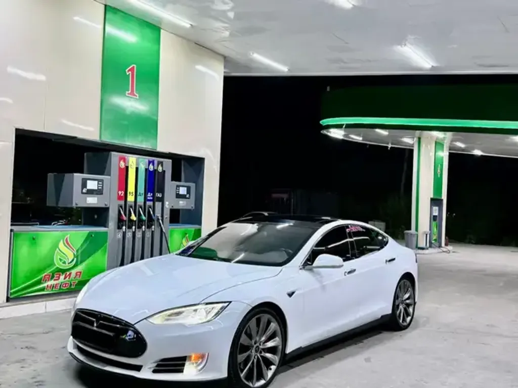 Tesla Model S