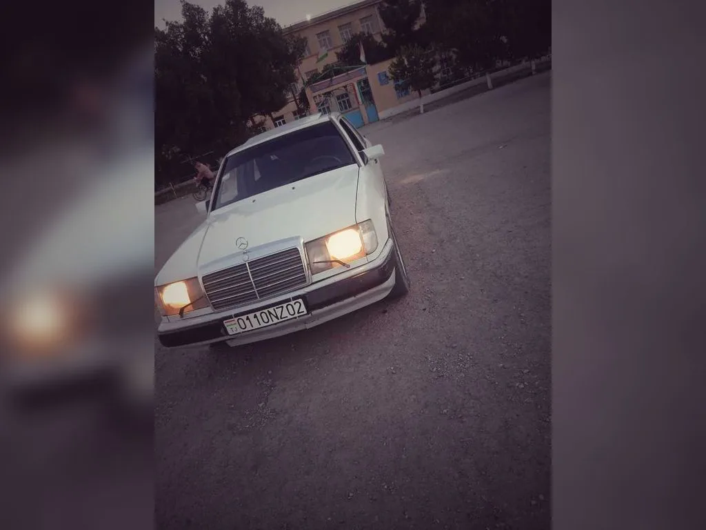 Mercedes-Benz W124