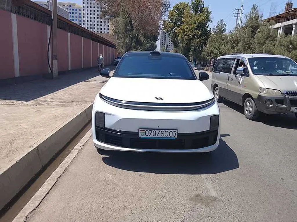 Li Auto L7