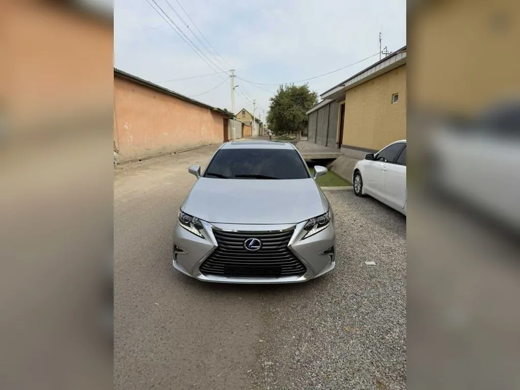 Lexus ES series