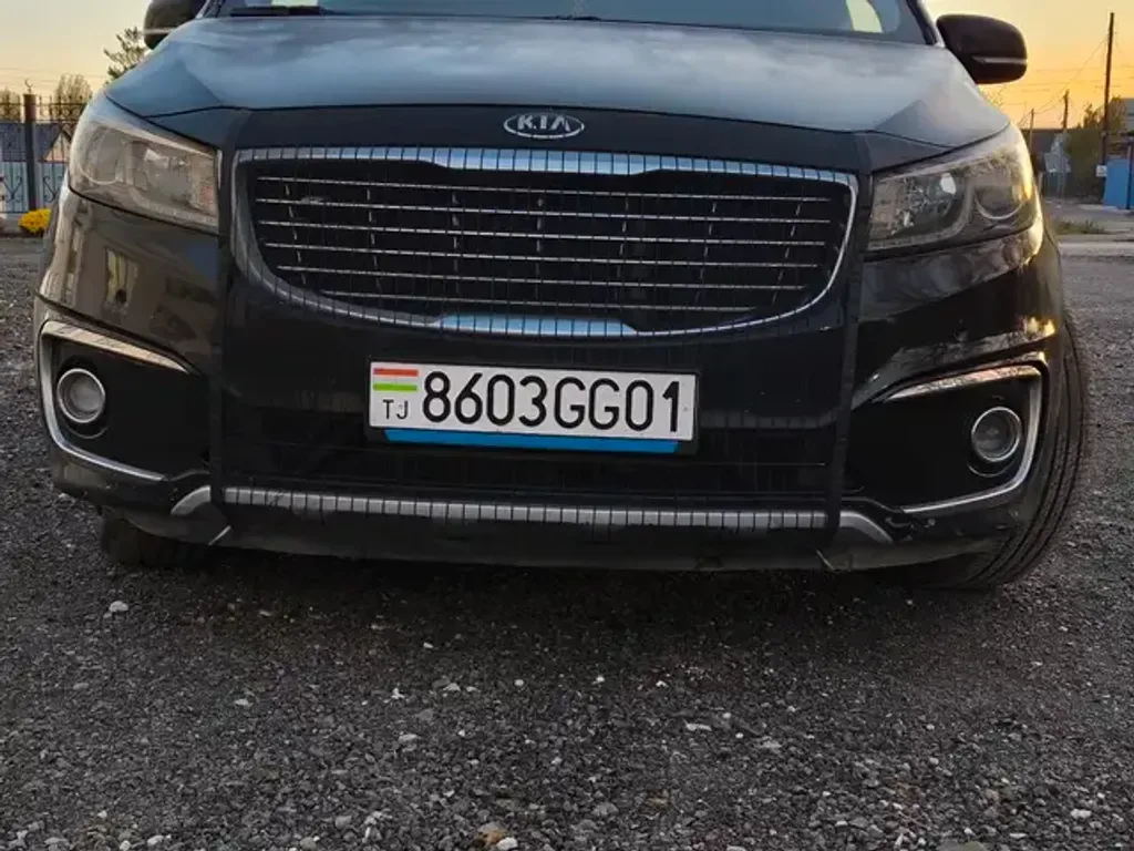Kia Carnival